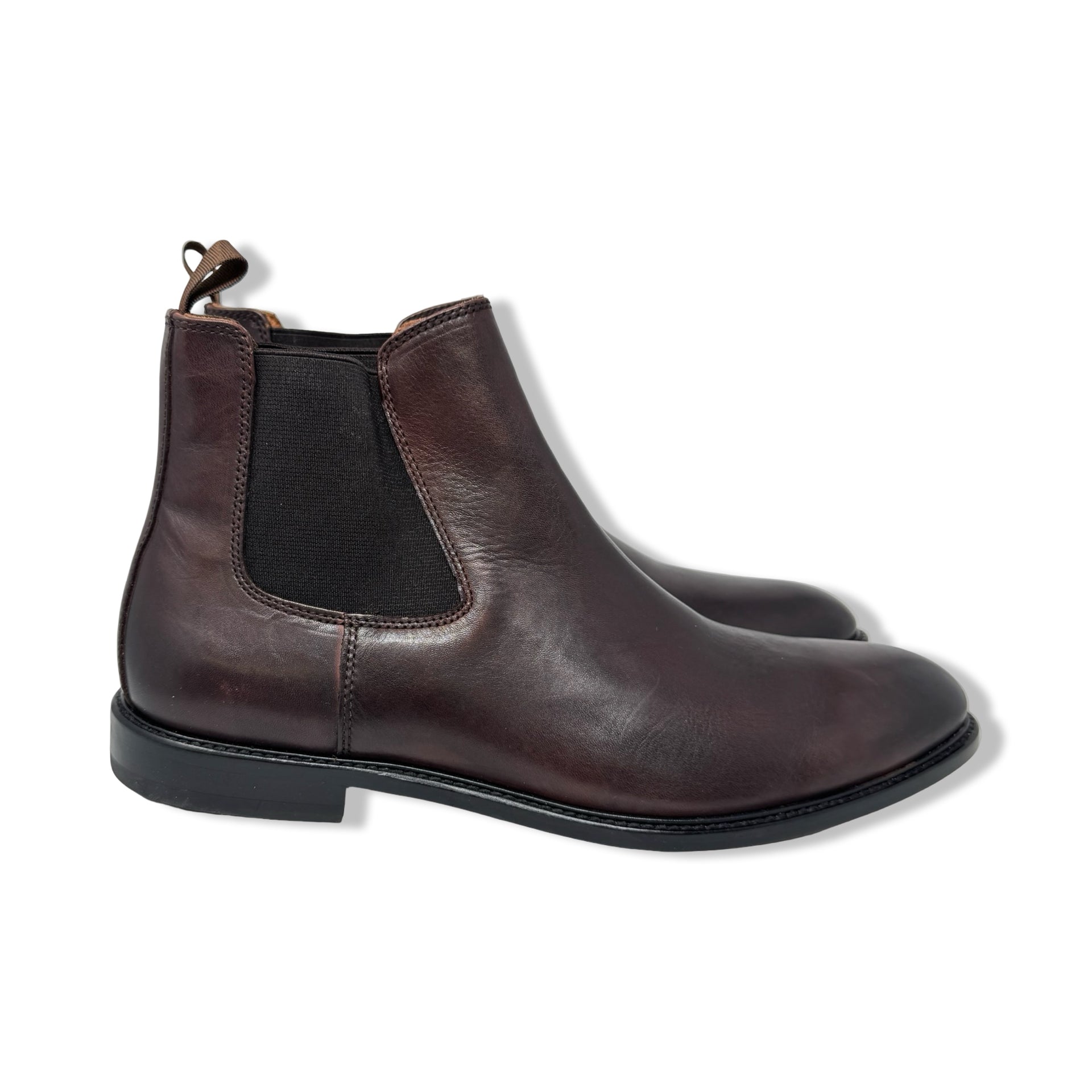 Banana Republic Smooth Leather Chelsea Boots