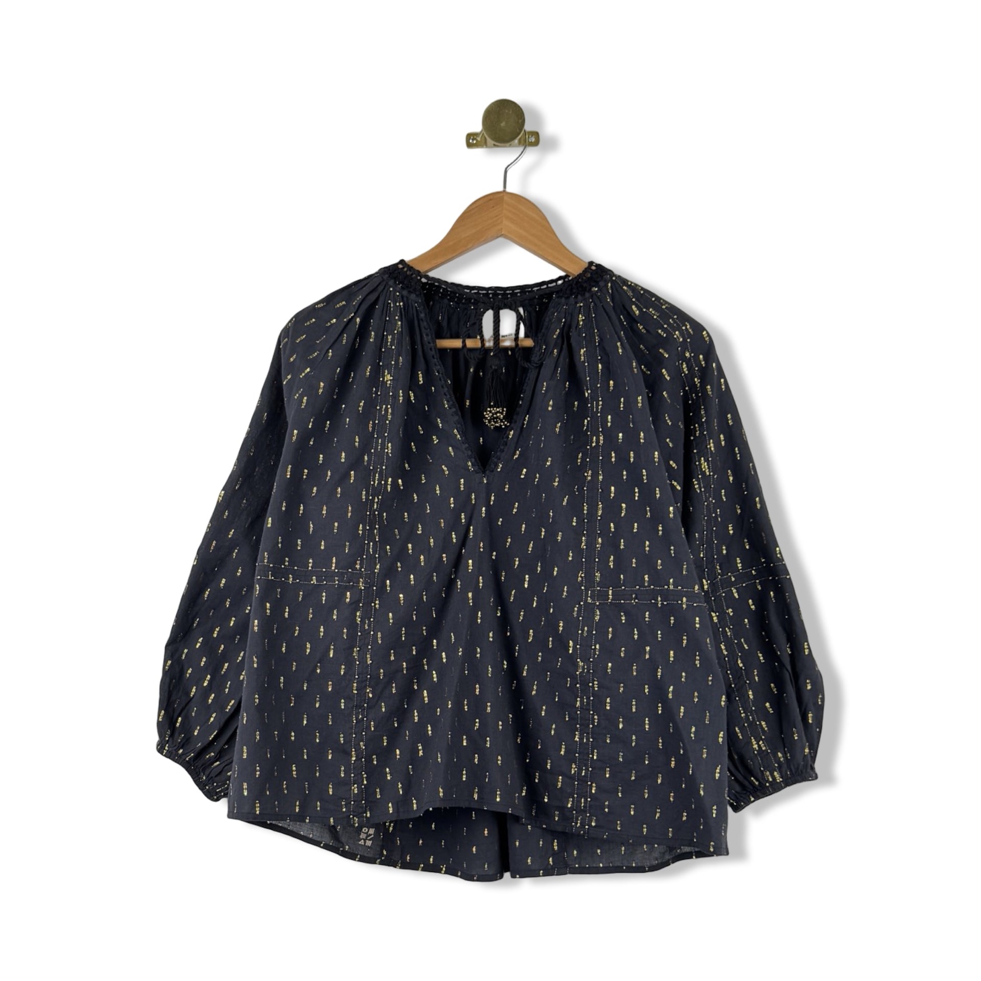 ilio NEMA Metallic Beaded Top