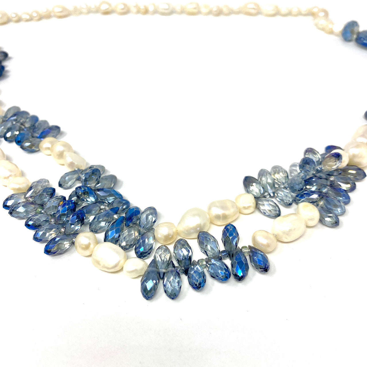 Faux Pearl and Blue Beads Necklace- Detail