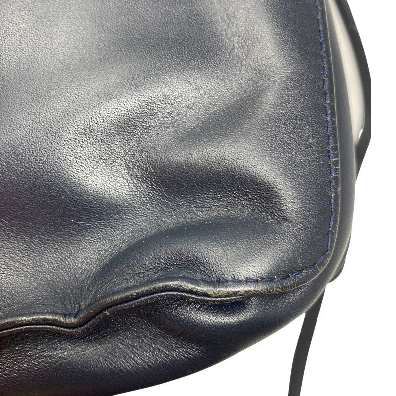 Hexagonal Textured Crossbody-Detail 3